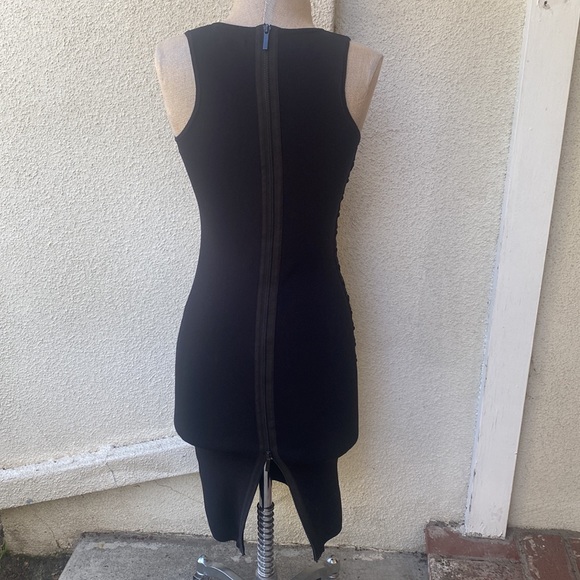 John + Jenn from Bloomingdale’s gorgeous dress laced up on one side. Stunning - Picture 9 of 15